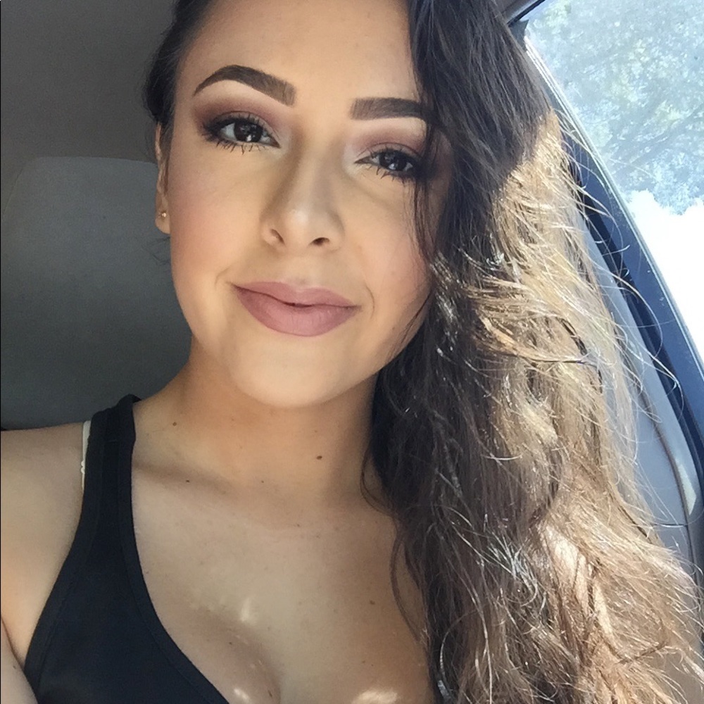 Meet your Posher, Karla